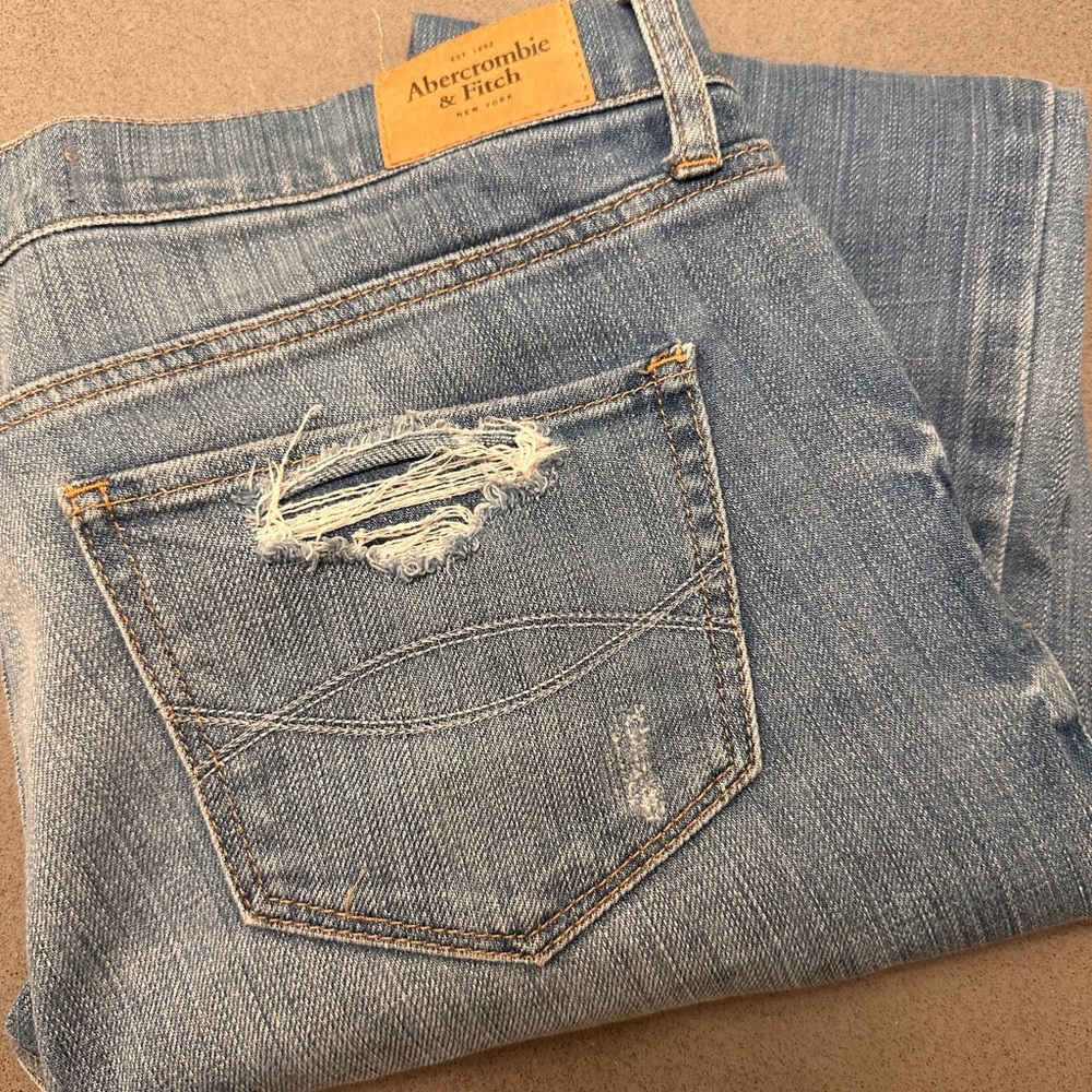 AMBERCROMBI + FIT JEANS